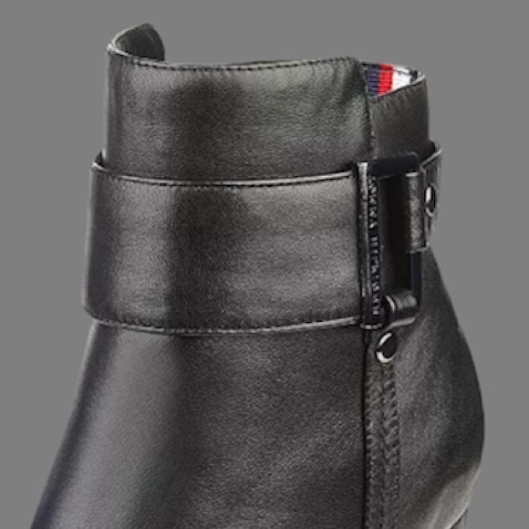 🛑BOGO🆕Tommy Hilfiger Black Leather Ankle Boot - Picture 3 of 8